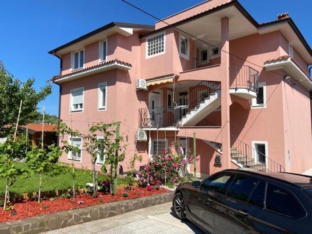 Apartment & Rooms Lilis Izola Exterior photo