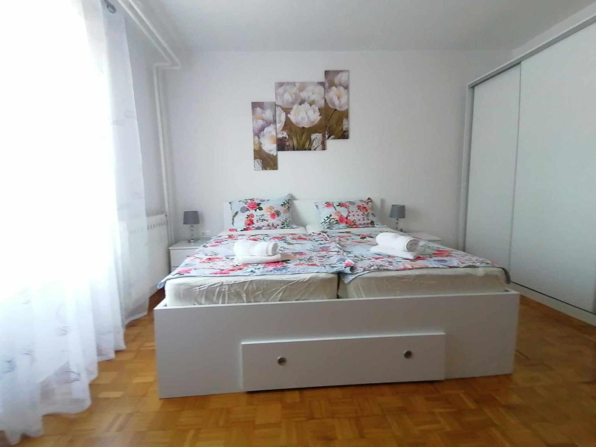 Apartment & Rooms Lilis Izola Exterior photo
