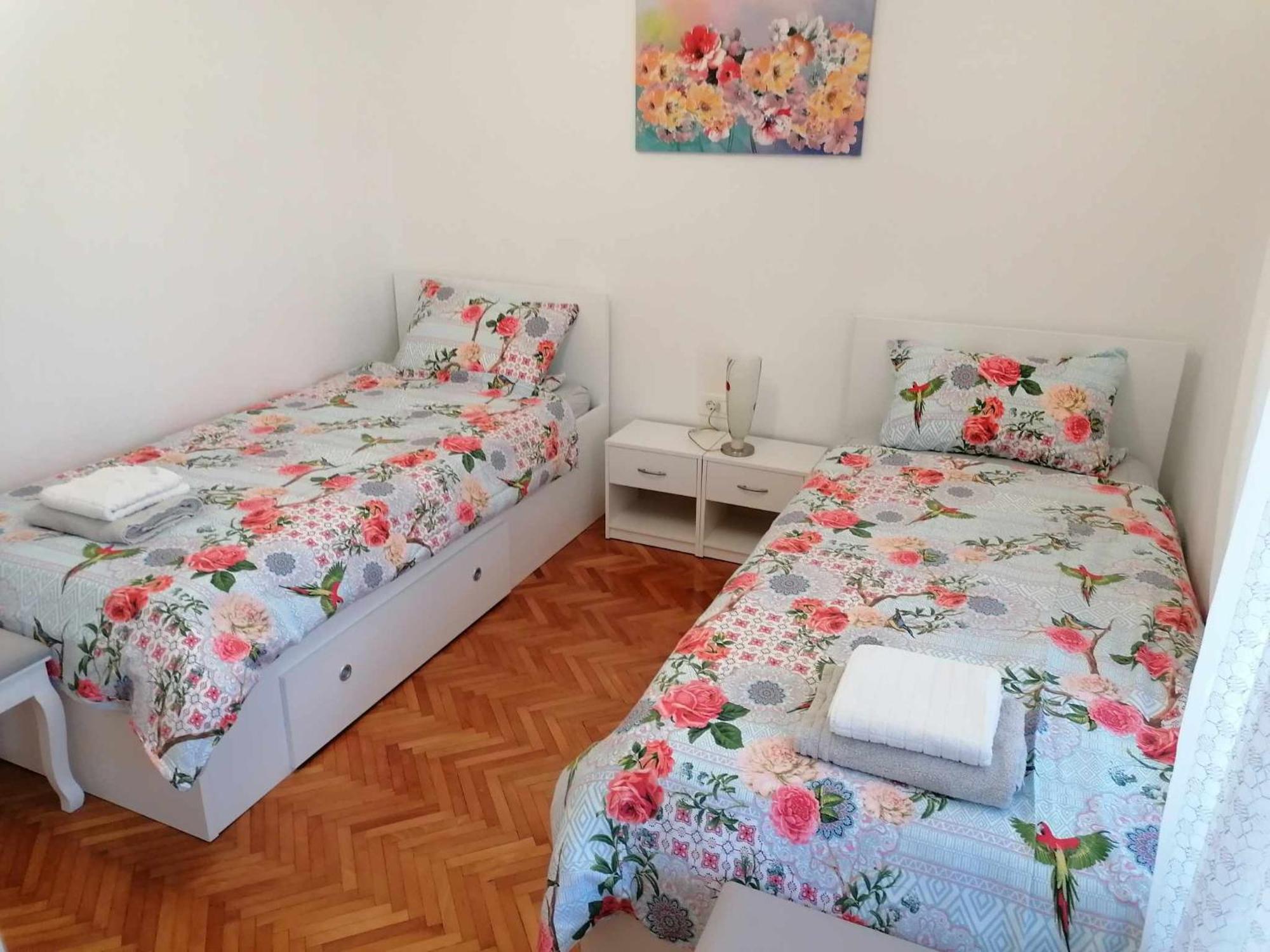 Apartment & Rooms Lilis Izola Exterior photo